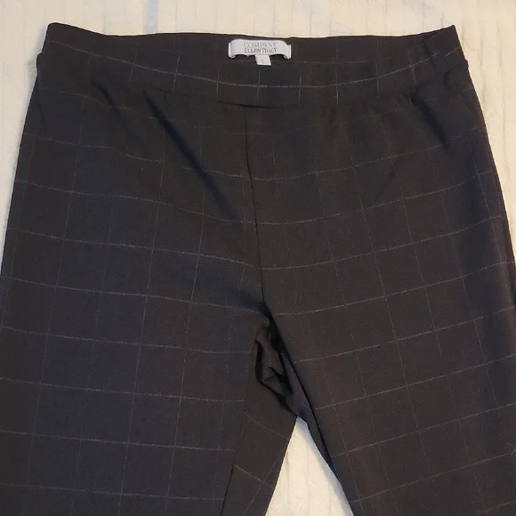 Ellen Tracy Black Dress Pants Sleek Tapered Design Thin Stripe Checkered Design - Picture 3 of 7